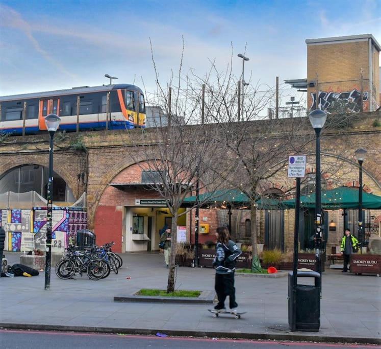 Stylish Peckham 10 Seconds From Station Apartament *