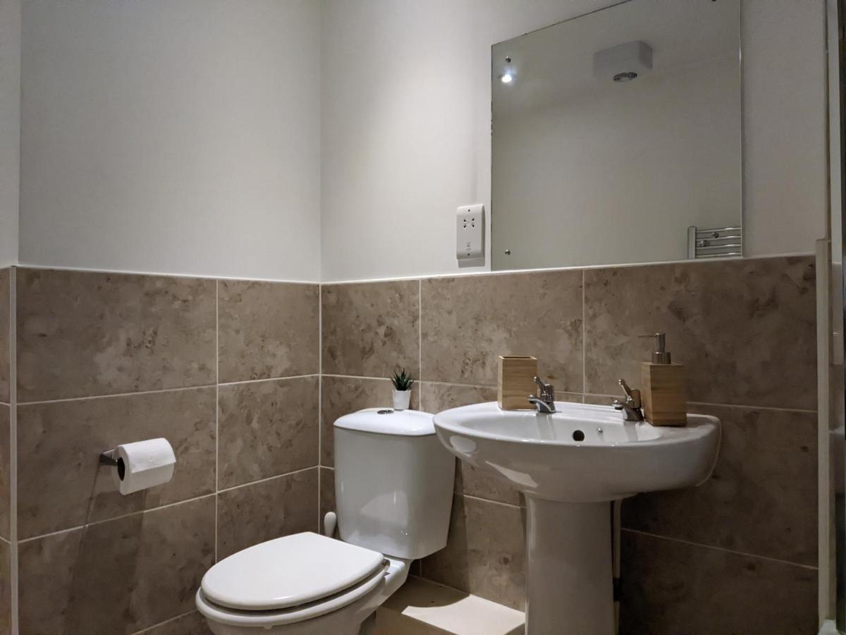 Stylish Peckham 10 Seconds From Station Apartament Londra